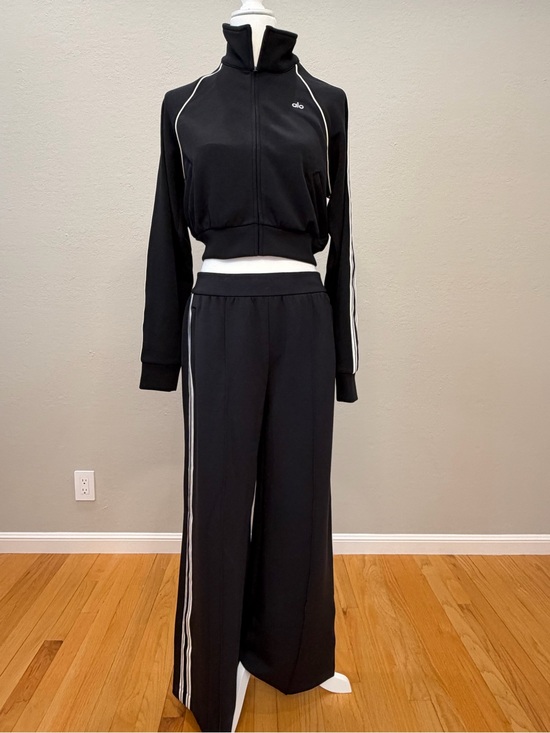 ALO Yoga Pants - ALO Yoga Track Star Set Black Cropped Full Zip Jacket + Wide Leg Pant Small